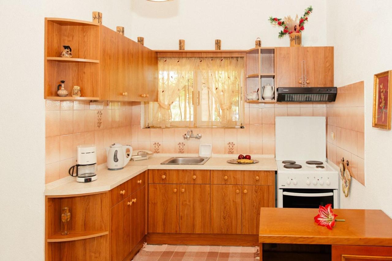 Tetraktys Estate Beachside Υδωρ Agios Matthaios  Ngoại thất bức ảnh