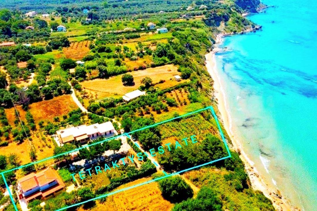 Tetraktys Estate Beachside Υδωρ Agios Matthaios  Ngoại thất bức ảnh