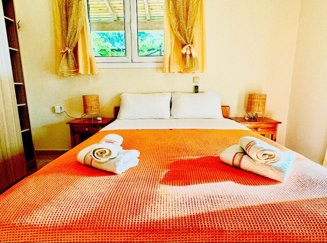 Tetraktys Estate Beachside Υδωρ Agios Matthaios  Ngoại thất bức ảnh